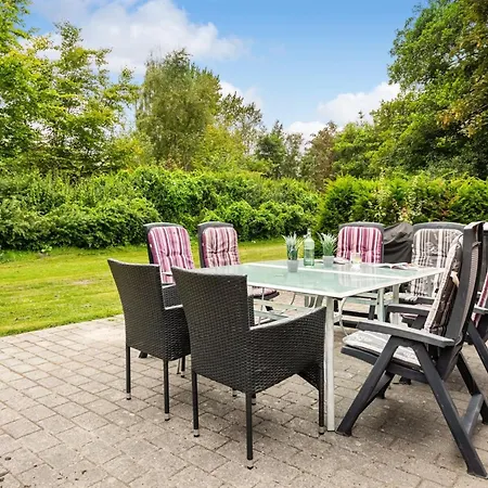 Yrjoe - 2-5km From The Sea By Interhome